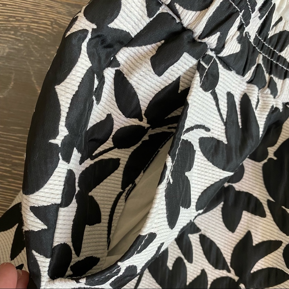 J Crew elastic waist shorts, black and white - Picture 4 of 4
